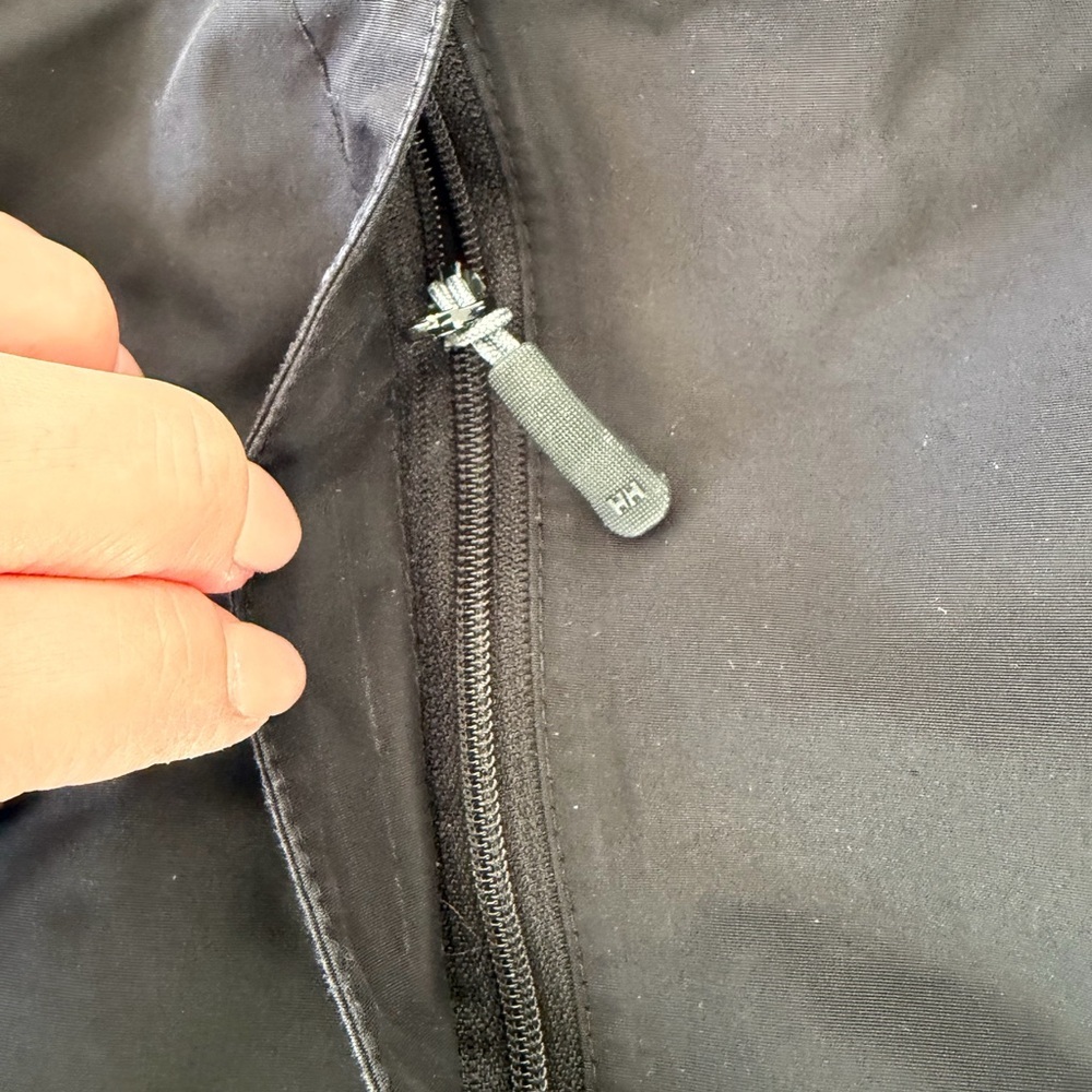 Helly Hansen Black Helly Tech Protection Rain Jacket/ Windbreaker - Picture 6 of 8